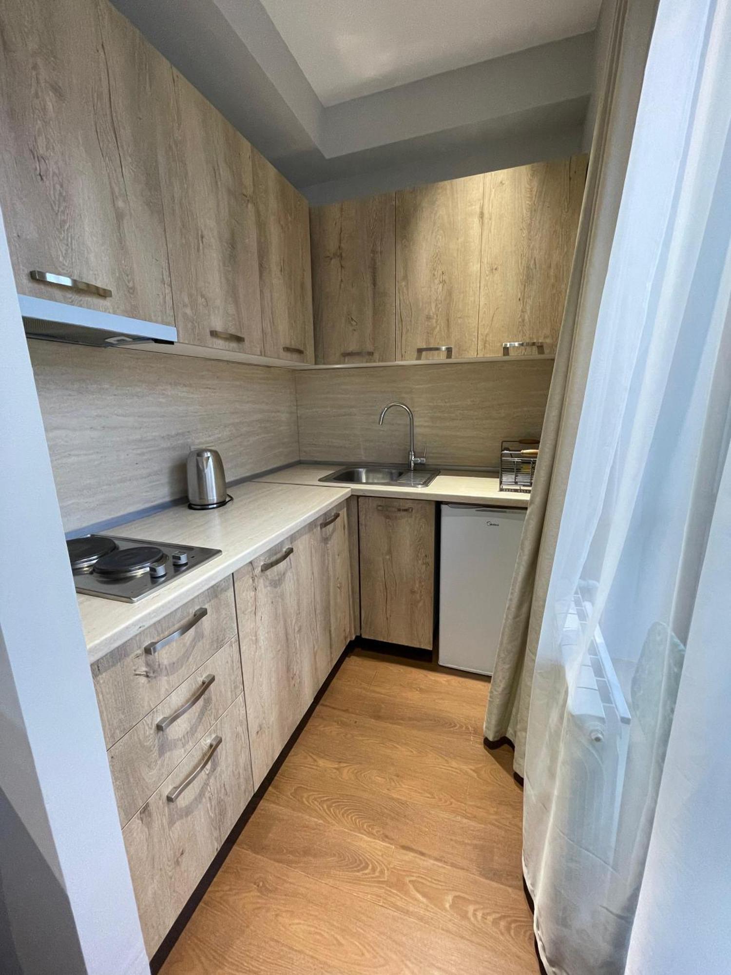 City center Yerevan, Byuzand 17, bedroom apt. Buitenkant foto