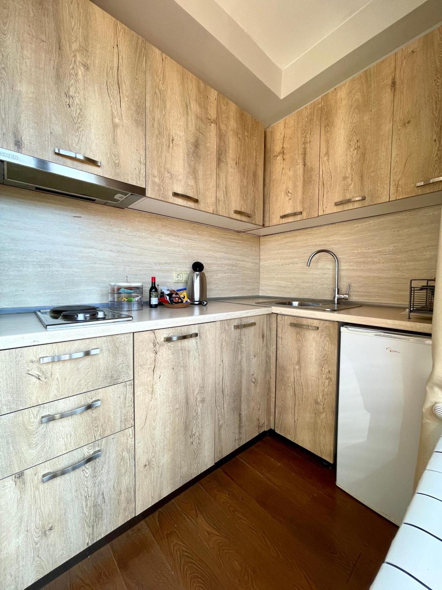 City center Yerevan, Byuzand 17, bedroom apt. Buitenkant foto